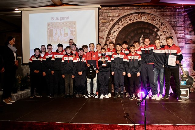Bild: Der erste Platz in der Kategorie Nachwuchsmannschaft geht an die B-Jugend des Handballvereins 90 Artern	