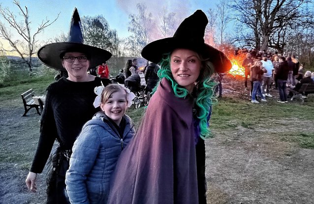Bild: Die Hexen tanzten auch in Steigerthal ums Feuer