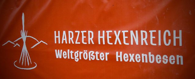 Bild: Vom Harzer Hexenreich ist noch nicht viel zu sehen, doch das soll sich bald &auml;ndern denn gestern wurde der Grundstein f&uuml;r das Gro&szlig;projekt gelegt