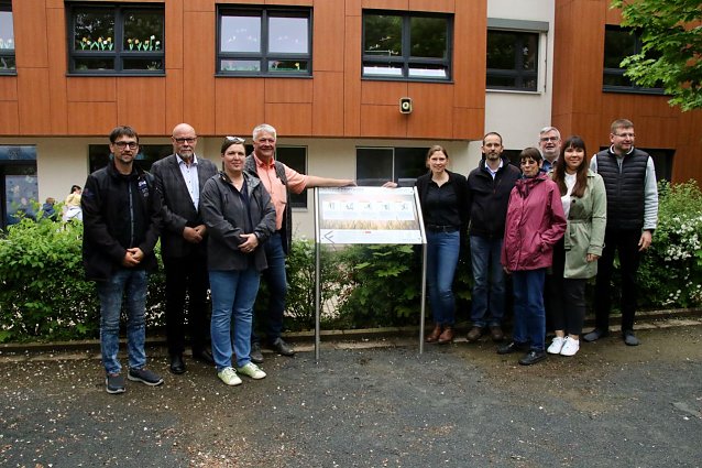 Bild: Ohne die Unterst&uuml;tzung durch den Schulf&ouml;rderverein und viele weitere Sponsoren w&auml;ren die sportlichen Neuzug&auml;nge auf dem Schulhof nicht m&ouml;glich gewesen