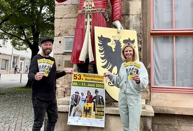 Bild: B&uuml;rgermeisterin Alexandra Rieger (links) und Leiter Stadtmarketing Marco Wohlenberg (rechts)