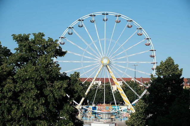 Bild: Riesenrad auf dem August-Bebel-Platz