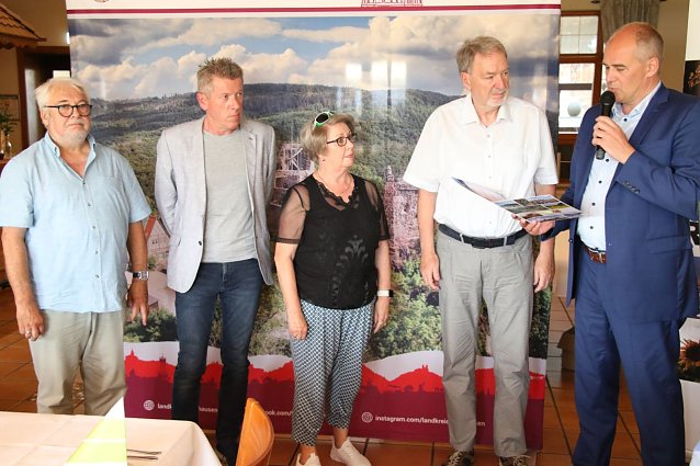 Bild: Seit 40 Jahren auf Wanderschaft: der F&ouml;rderverein Karstwanderweg