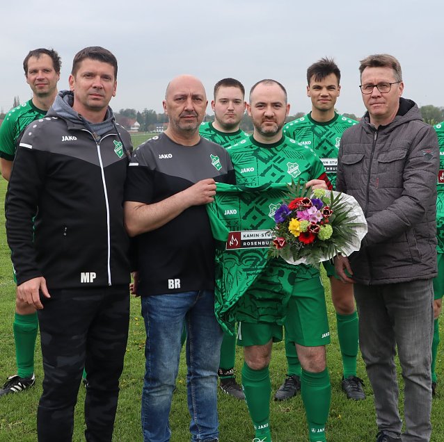 Bild: Neuer Trikotsatz f&uuml;r den SV Kleinfurra