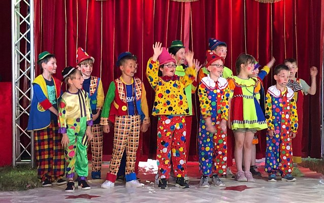 Bild: Zirkusprojekt an der Grundschule