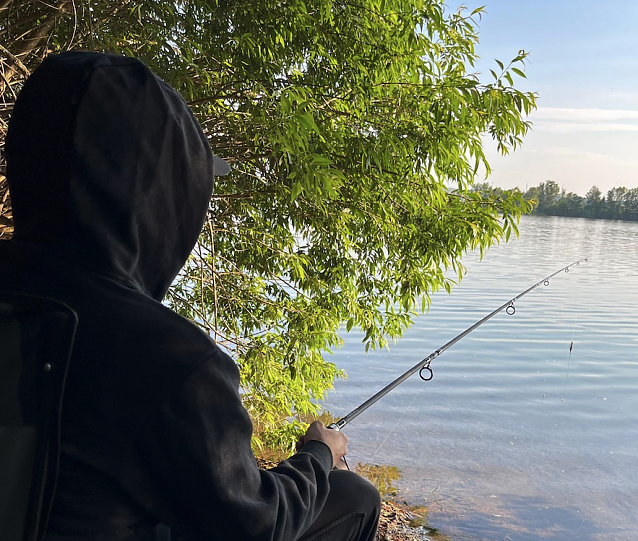Bild: Angler am Kiesschacht