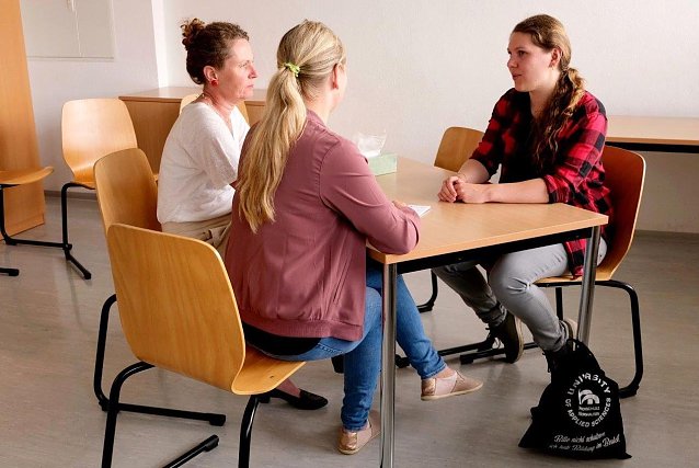 Bild: Der Lehrbetrieb an der Hochschule Nordhausen wird erfolgreich durch Simulations-Klienten bereichert.