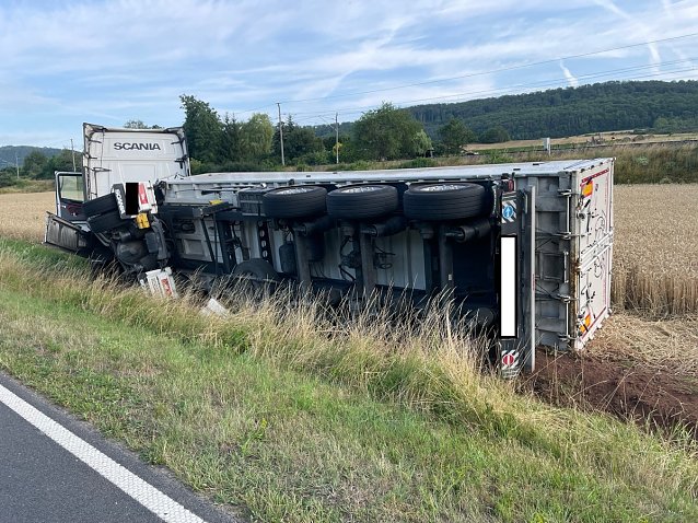 Bild: Gekippter Lkw bei Sollstedt