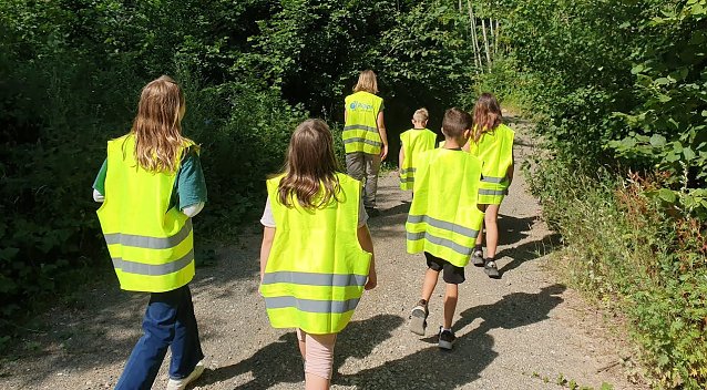 Bild: Kinder zu Besuch in Walkenried