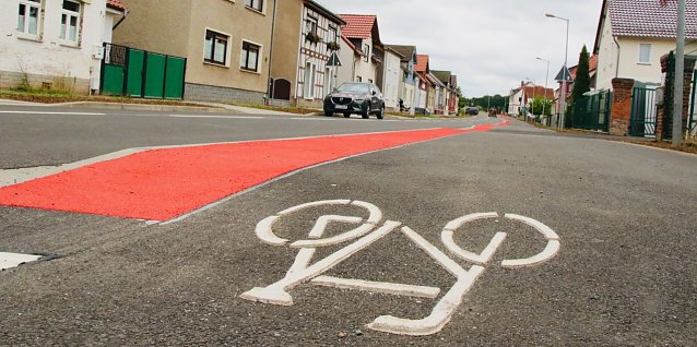 Bild: Die Geschwister-Scholl-Stra&szlig;e in Niedersachswerfen wurde grundhaft saniert