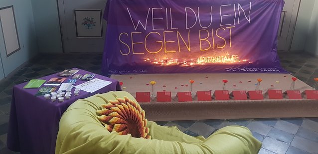 Bild: Offene Kirche in Elende feiert