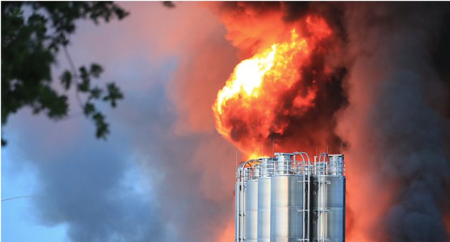 Bild: Gro&szlig;brand in Bleicherode in 2022 - die Feuerwehren der Stadt Nordhausen und ihrer Ortsteile r&uuml;ckten im vergangenen Jahr &uuml;ber 1000 mal aus