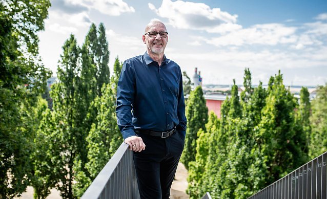 Bild: Der derzeitige Direktor des Herder-Gymnasiums m&ouml;chte Oberb&uuml;rgermeister werden: Andreas Trump