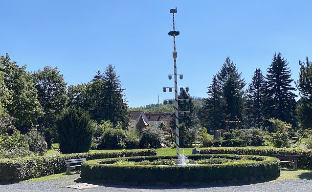 Bild: Der gepflegte Ilfelder Kurpark wird zum Dreh- und Angelpunkt des Wander-Ereignisses
