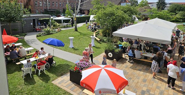 Bild: Sommerfest im Rolandhaus