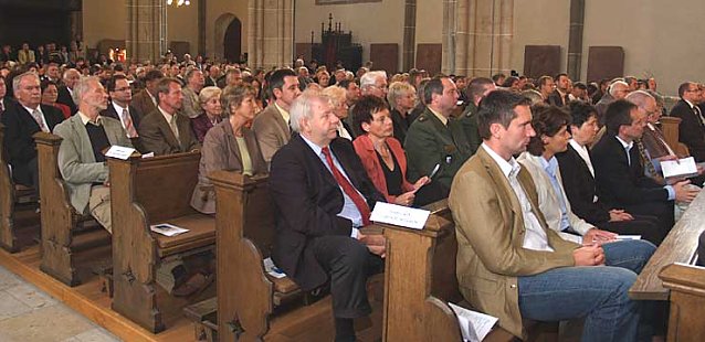 Bild: Voll bestezter Dom