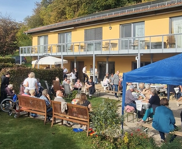 Bild: Apfelfest im Haus Geborgenheit in Neustadt