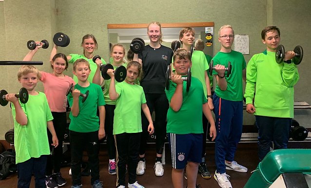 Bild: Nordhausens Fechtnachwuchs beim Krafttraining