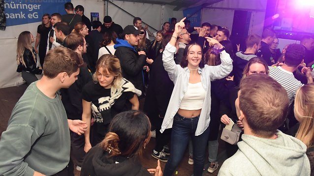 Bild: Partytime beim Hoffest der WBG