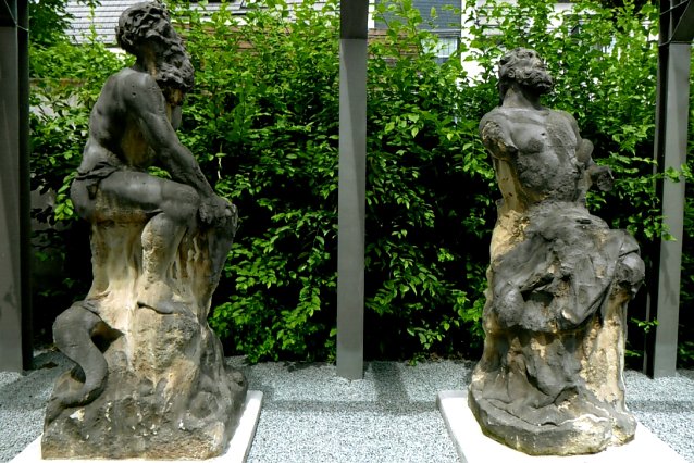 Bild: Die mythologischen Figuren des Triton und des Laokoon im Lapidarium des stadtgeschichtlichen Museums in Nordhausen