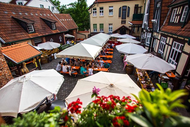 Bild: Hofmarkt in der Traditionsbrennerei