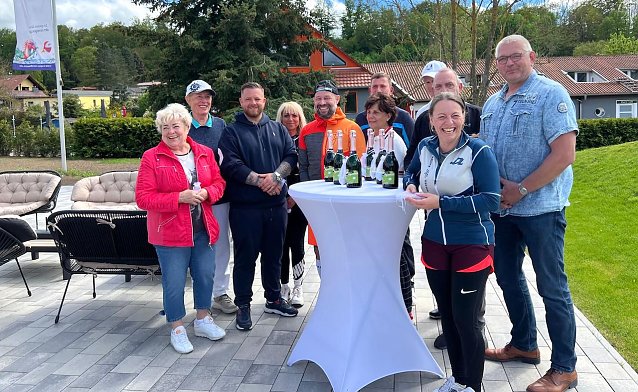 Bild: Auftakt in die Golfsaison in Neustadt