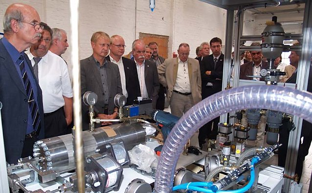 Bild: Moderne Technik begutachtet