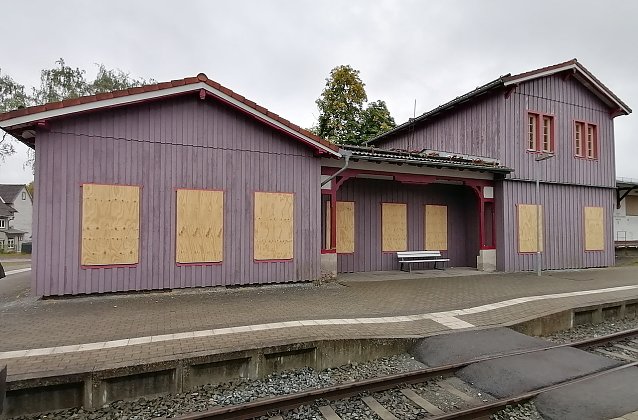 Bild: Das Empfangsgeb&auml;ude in Benneckenstein muss aufgrund starken Pilzbefalls abgerissen werden.