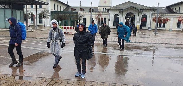 Bild: Start bei Regen am Nordh&auml;user Bahnhof