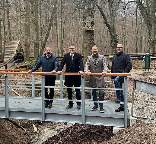 Bild: v.l.: Frank Rostek, Prof. Dr. J&ouml;rg Wagner, Tino Pf&ouml;rtner, Holger Richter 