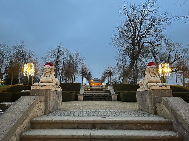 Bild: Schl&ouml;sschenpark in Bad Langensalza mit geschm&uuml;ckter Treppe