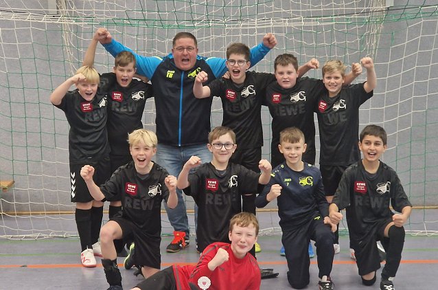 Bild: Sch&ouml;nes Vorweihnachtsgeschenk: Die D-Junioren von G&ouml;rsbach/Auleben gewinnen ein Turnier in Kelbra