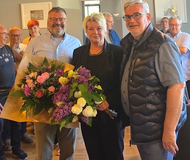 Bild: Franka Hitzing (FDP) ist zur B&uuml;rgermeisterin von Bleicherode gew&auml;hlt worden; Foto li. ehemaliger B&uuml;rgermeister Frank Rosteck; Stefan N&uuml;&szlig;le (re.) zweiter Beigeordneter des Landkreises Nordhausen (CDU)