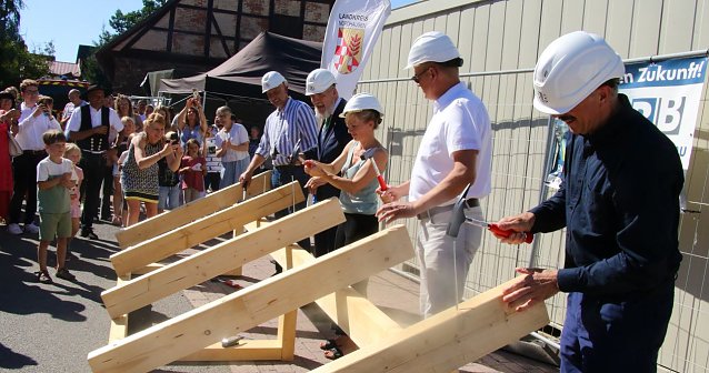 Bild: Richtfest an der neuen Ilfelder Grundschule
