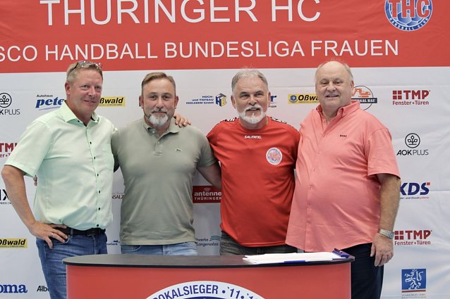 Bild: Wegbereiter und Begleiter der sportlichen Erfolge: THC-Gesellschafter Robert B&ouml;hm, B&uuml;rgermeister Matthias Reinz, Vereinsboss Harald Zanker und THC-Gesellschafter Helmut Peter (v.l.n.r)