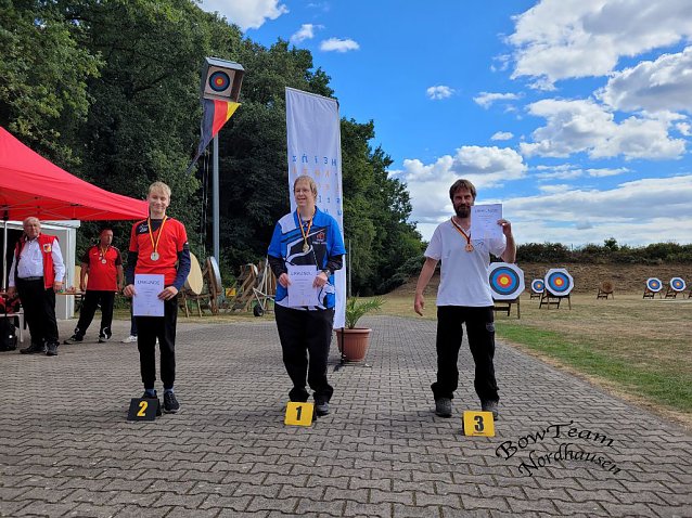 Bild: Die Bogensch&uuml;tzen des Bowteam bei der Deutschen PARA Meisterschaft