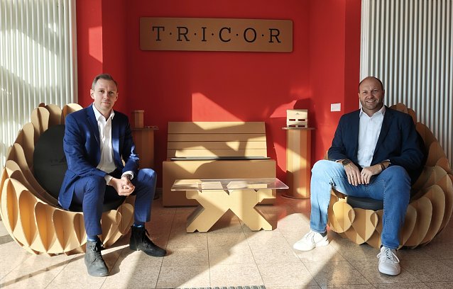 Bild: v.l.: Personalleiter Sebastian Mucha und Werkleiter Steffen Appenrodt der TRICOR Packaging Systems GmbH an Standort im H&uuml;pedenweg in Nordhausen