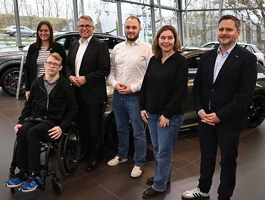 Bild: vlnr.: Juliane Bley, Luca Wei&szlig;enborn, Karsten Frob&ouml;se, Philipp Hanuschke, Annett Theus, Holger Hirschelmann
