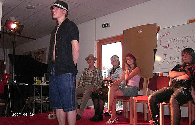 Bild: Grimms am Abend