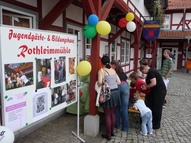 Infostand Foto: Angelo Glashagel