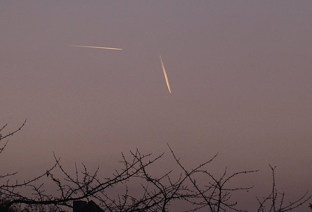 Bild: Komet oder UFO?