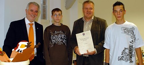 Bild: &Uuml;bergeben
