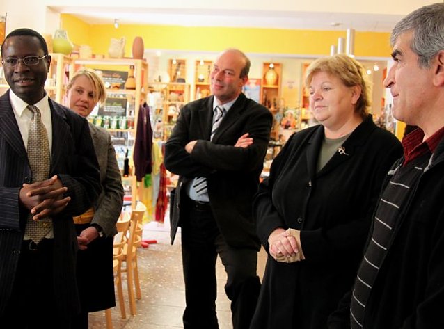 Bild: Besuch im Weltladen