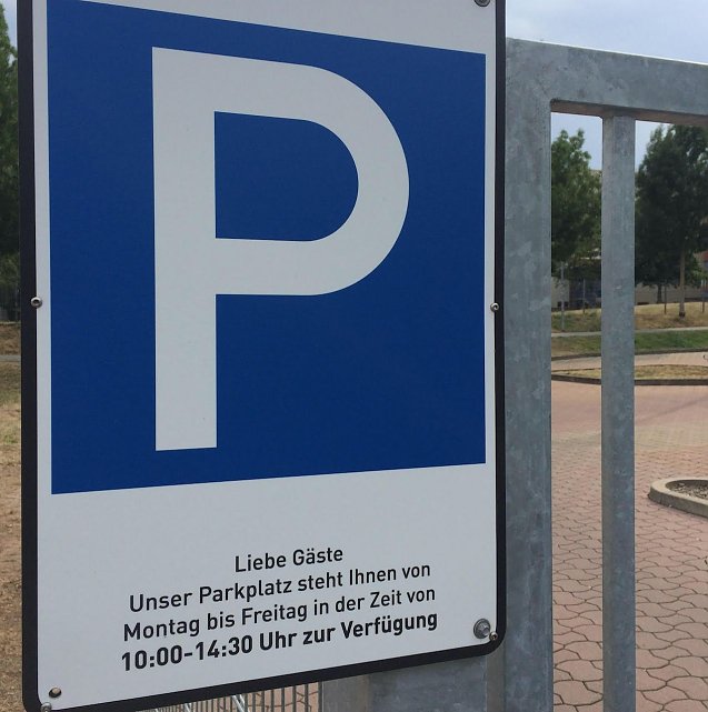 Bild: Die &Ouml;ffnungszeiten des Parkplatzes kollidieren etwas mit den Akku-Ladezeiten de E-Autos