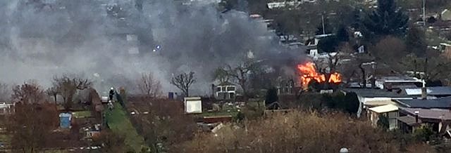 Bild: Feuer in Kleingartenanlage