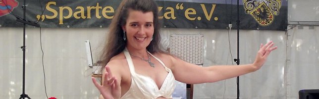 Bild: Bezaubernd: orientalischer Bauchtanz, vorgetragen von Claudia Pressacco