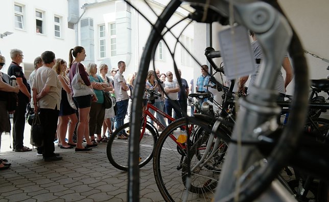 Bild: 21 Fahrr&auml;der unter dem Hammer