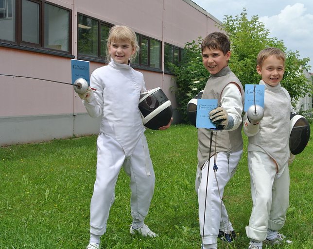Bild: Drei neue Turnierfechter