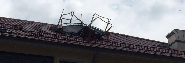 Bild: Trampolin im Dach