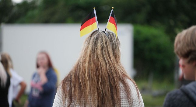 Bild: Kollektives Daumendr&uuml;cken
